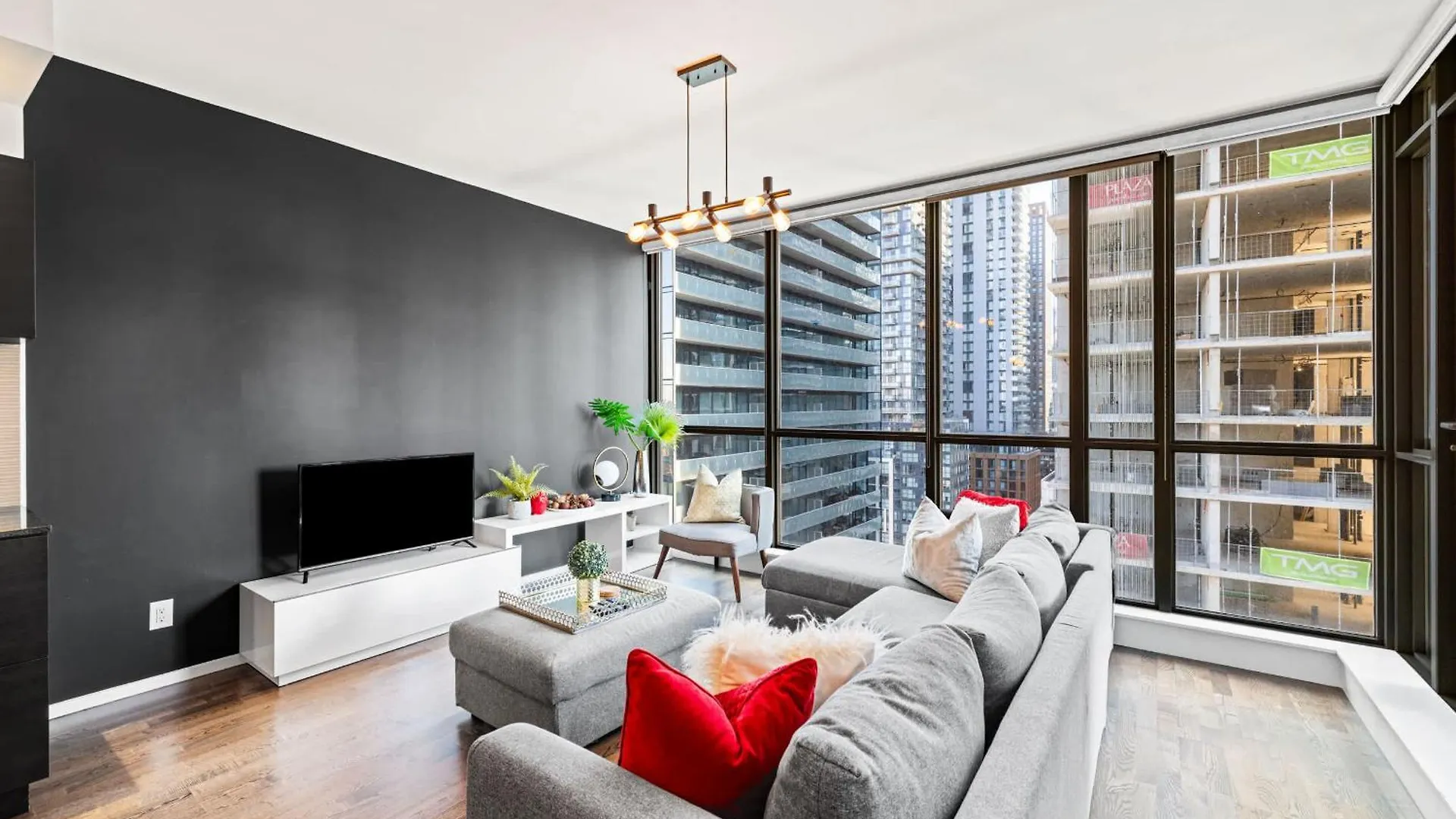 Urban Executive Oasis Dt To Apartment Toronto Canada