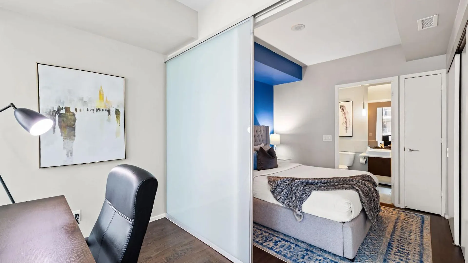 Urban Executive Oasis Dt To Apartment Toronto 0*,  Canada