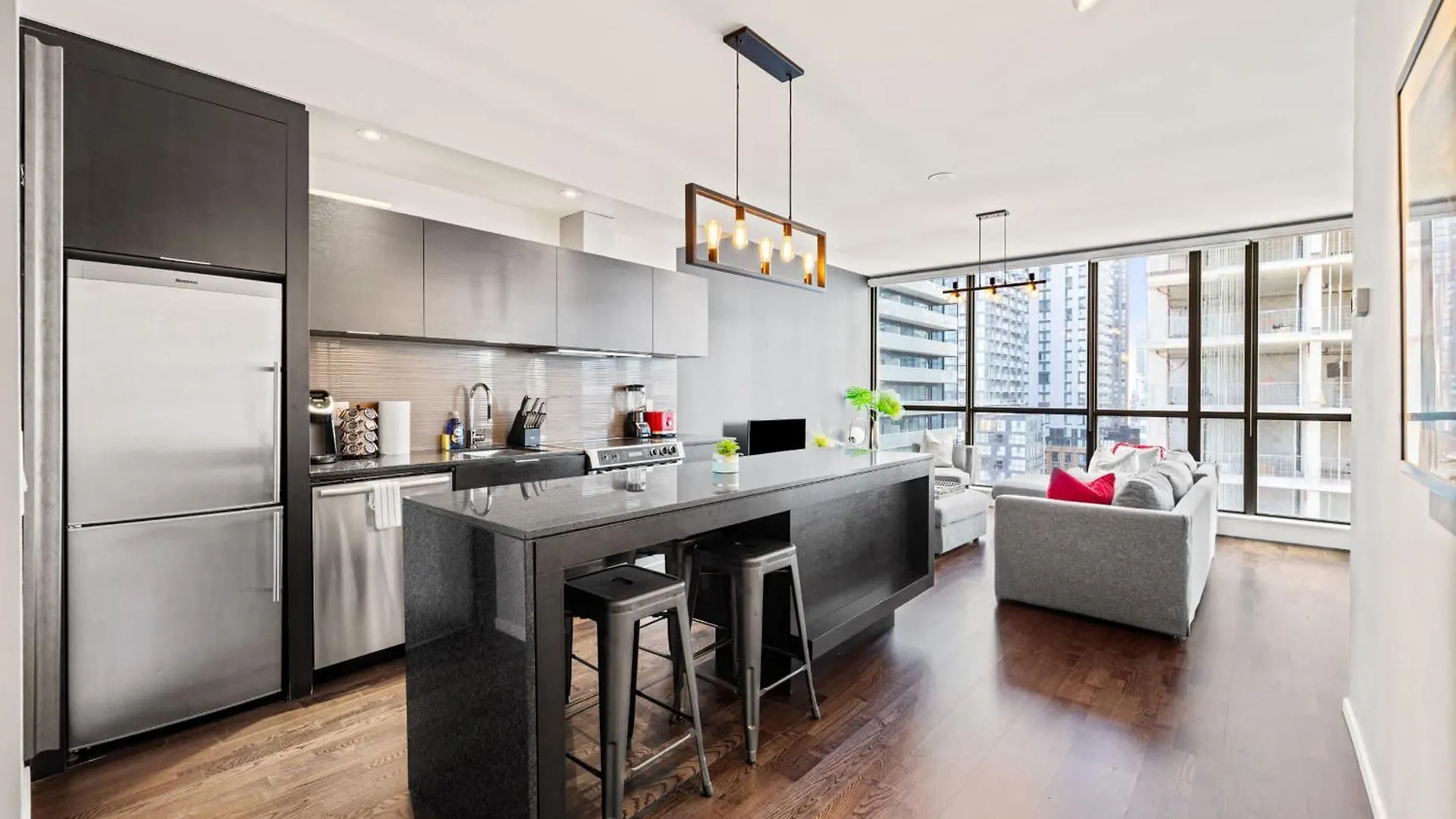 Urban Executive Oasis Dt To Apartment Toronto