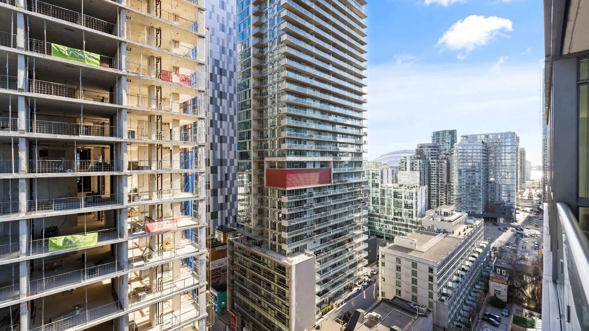Urban Executive Oasis Dt To Apartment Toronto