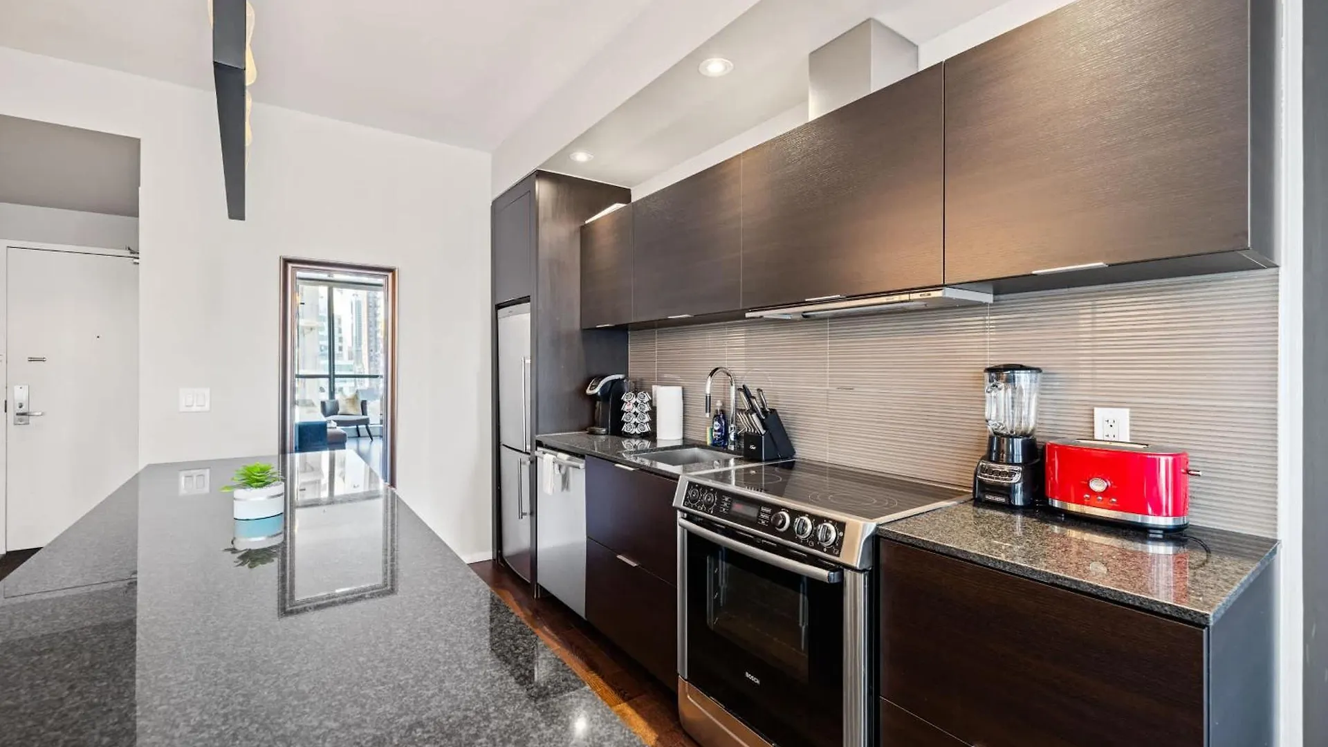 Urban Executive Oasis Dt To Apartment Toronto